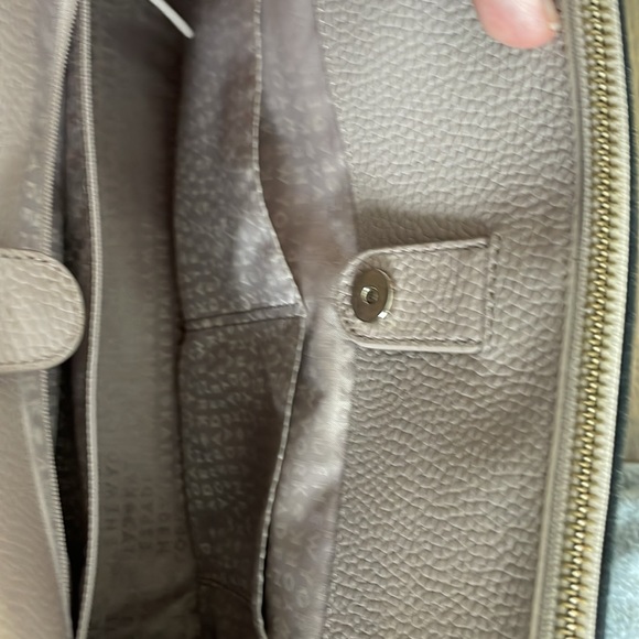 Kate Spade Purse - Picture 5 of 6